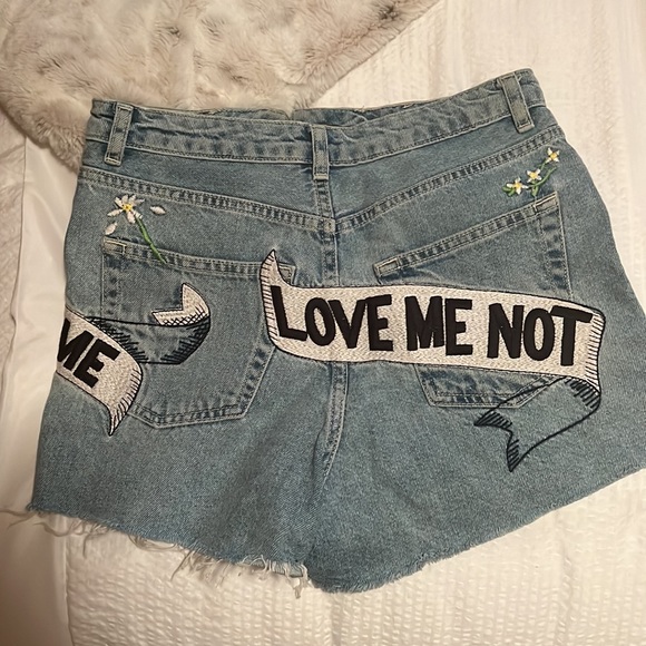 Daisy shorts - Picture 2 of 2